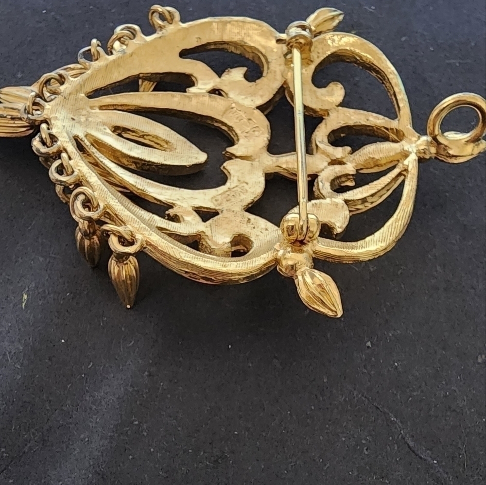 Vintage Avon Gold Tone Scroll Brooch Pendant - Picture 3 of 8
